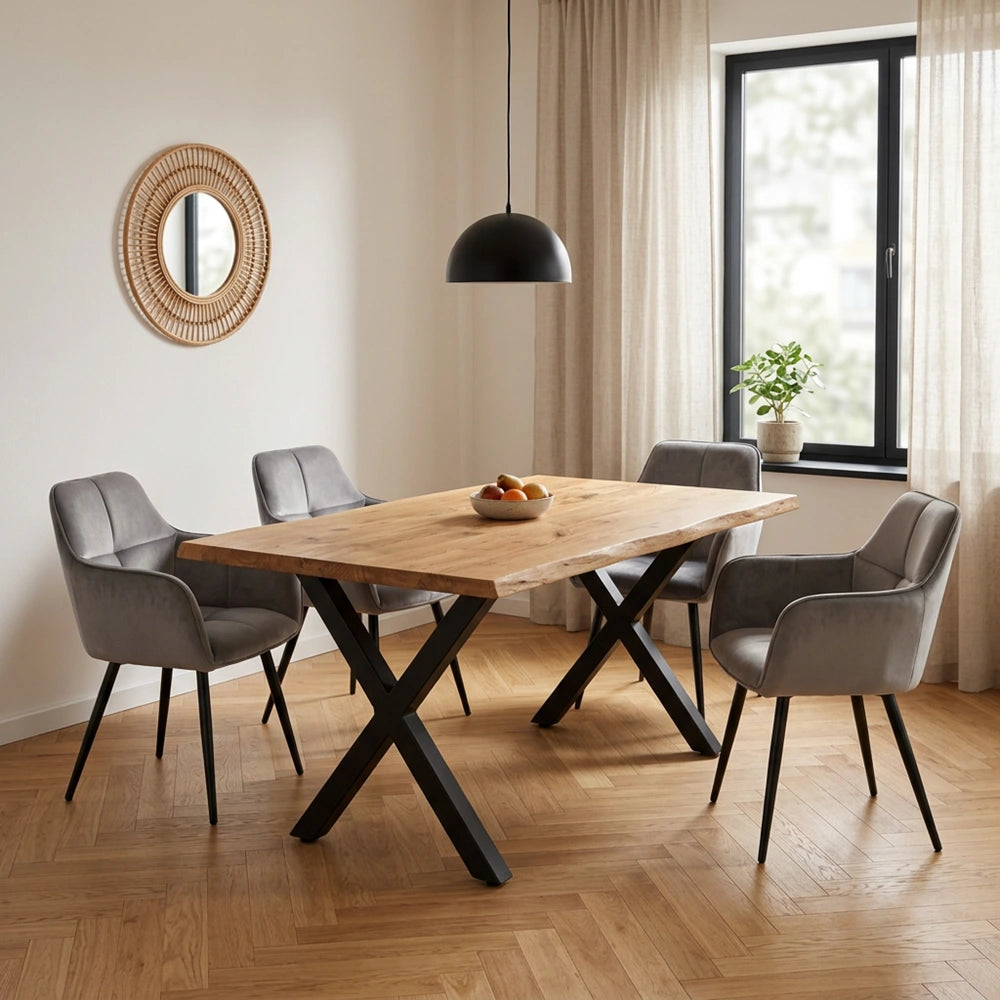 Eichentisch im rustikalen Stil – für 4 Personen – 140 x 80 x 4