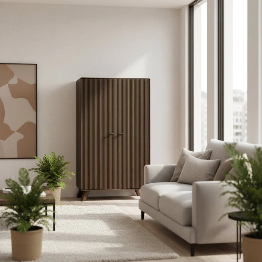 Riff-Sideboard aus Massivholz