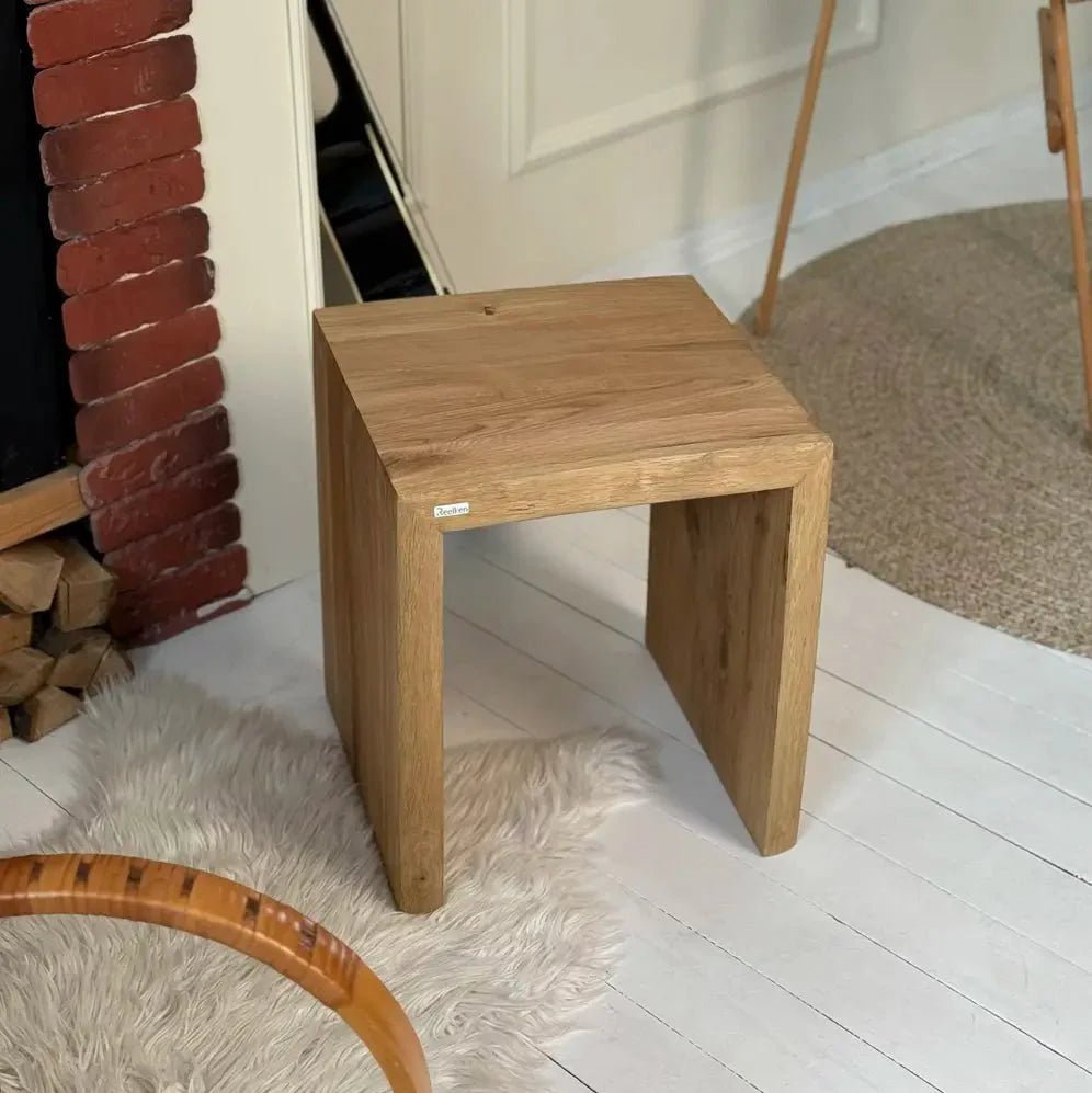 Bancuta din lemn masiv de stejar 60x45x40 cm – margini rustice, finisaj cu ulei natural - Reelken