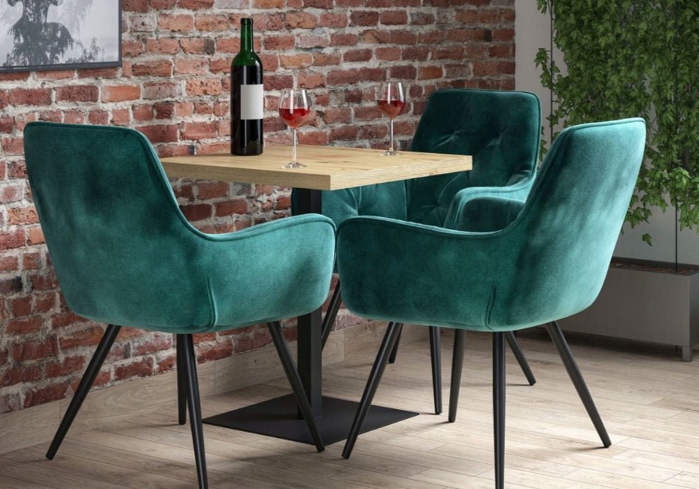 Scaun tapitat din catifea verde, spatar matlasat, picioare metalice negre, pentru living și dining, 83 cm - Reelken