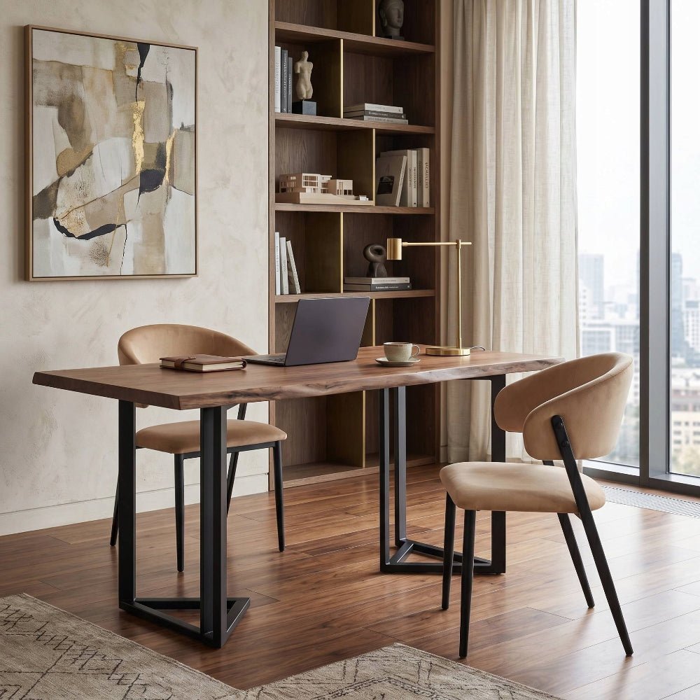 Scaun tapitat, velvet cappucino, spatar rotunjit tip cuva, picioare metalice negre mate, pentru living si dining 49x56x78 cm - Reelken