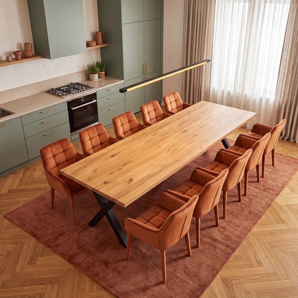 Eichenholztisch im klassischen Stil – für 10 Personen – 240 x 100 x 4 cm