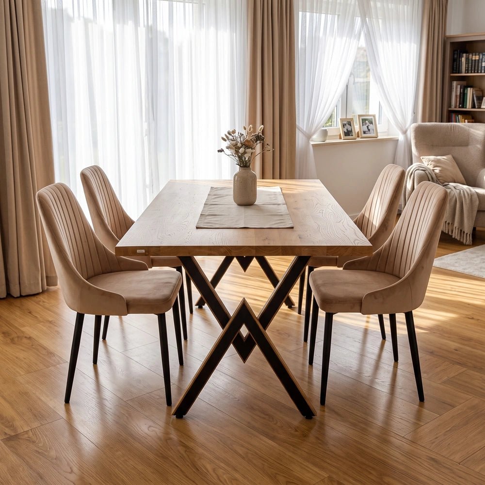 Eichenholztisch im klassischen Stil – für 4 Personen – 140 x 80 x 4 cm