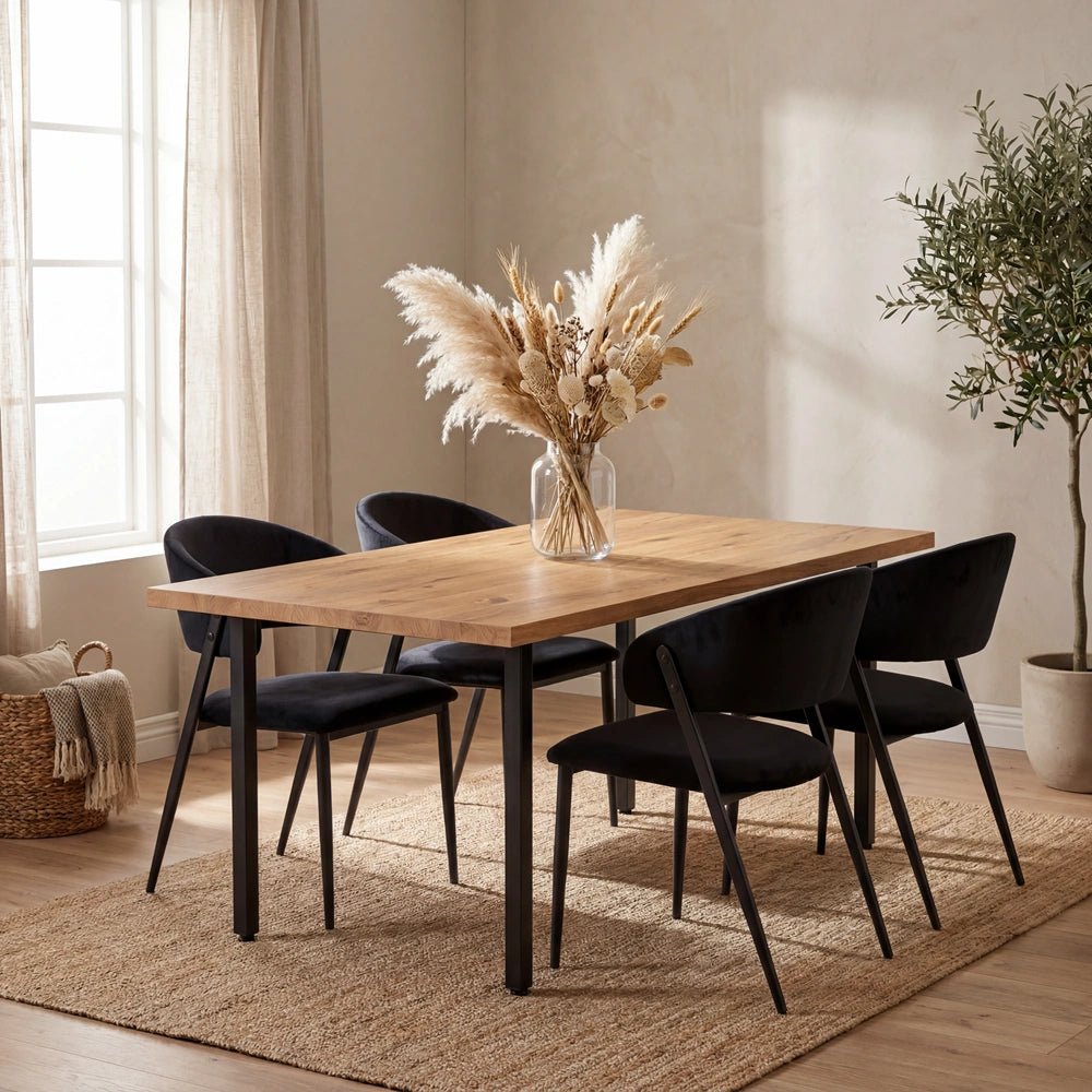 Eichenholztisch im klassischen Stil – für 4 Personen – 140 x 80 x 4 cm
