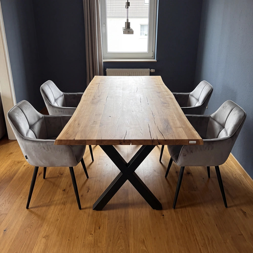Eichentisch im rustikalen Stil – für 4 Personen – 140 x 80 x 4