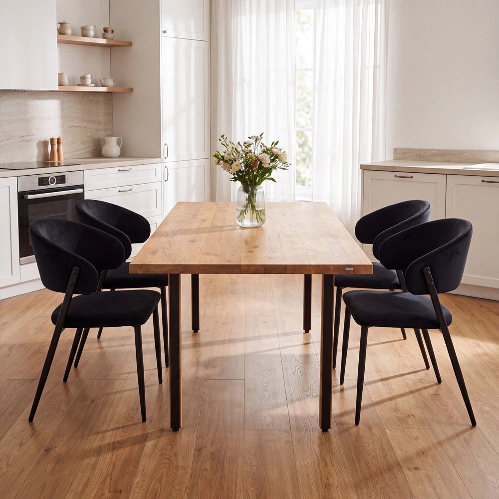 Eichenholztisch im klassischen Stil – für 4 Personen – 140 x 80 x 4 cm
